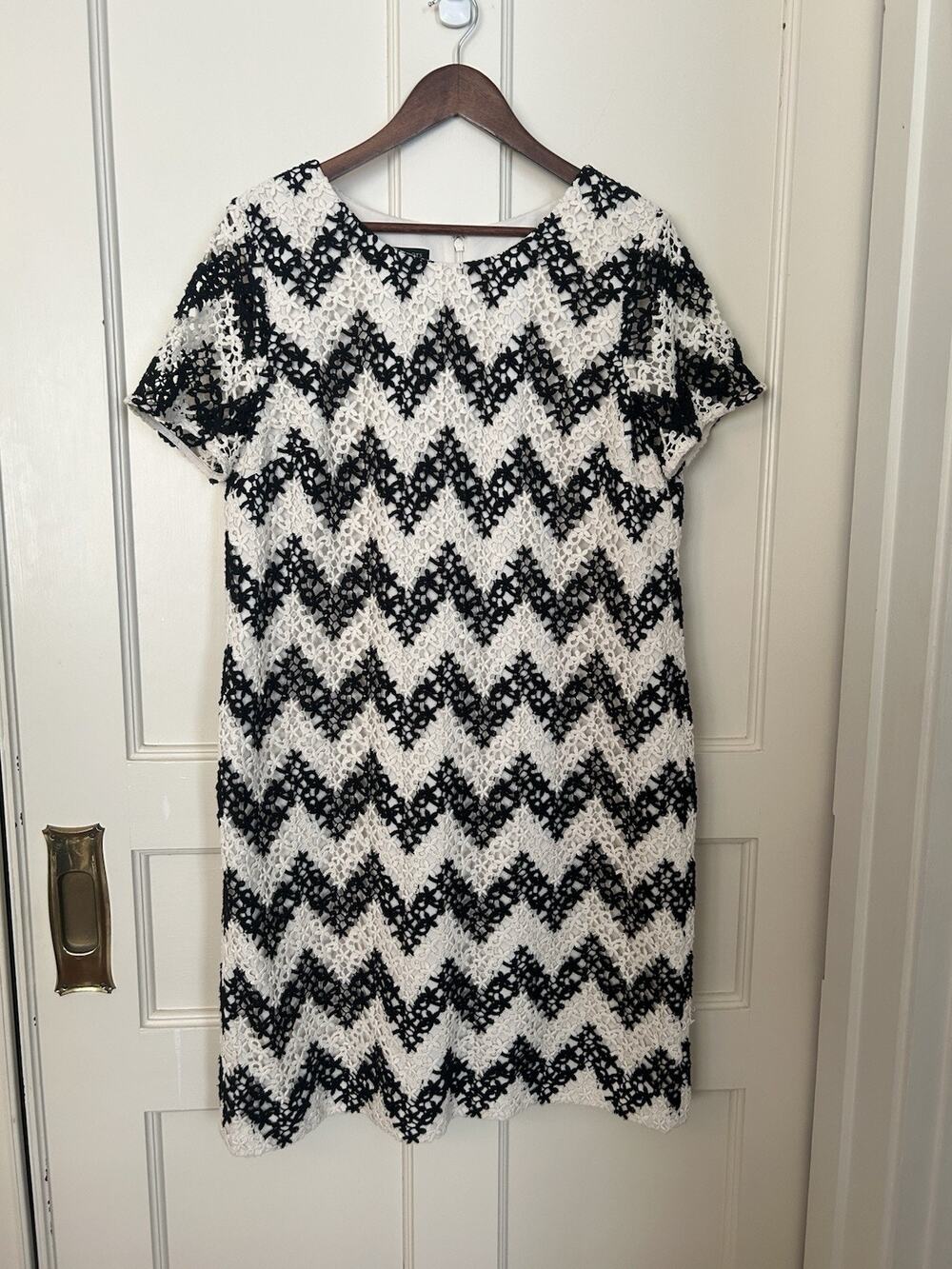 Talbots Crochet Chevron Sheath Dress Womens Size 14 Black Ivory Classic Preppy
